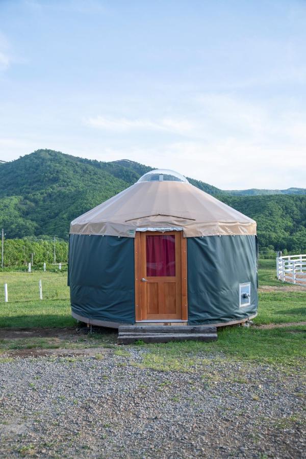 Hotel The Yurts At Margo'S Garden, Kiroro Akaigawa Exterior foto